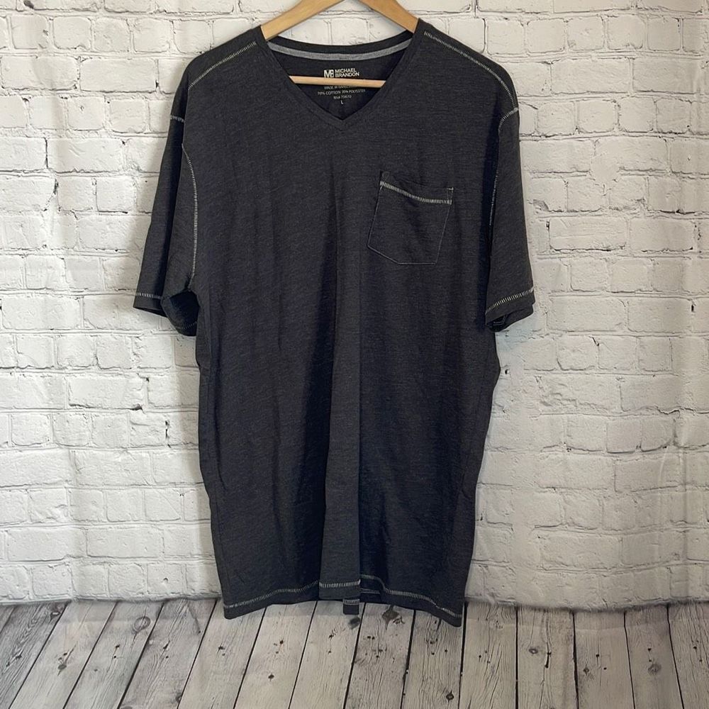 Michael‎ Brandon Men’s Gray Vneck Short sleeve Tshirt Size large